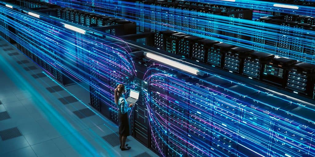 Calendario de backups programables y bitácora de auditoría